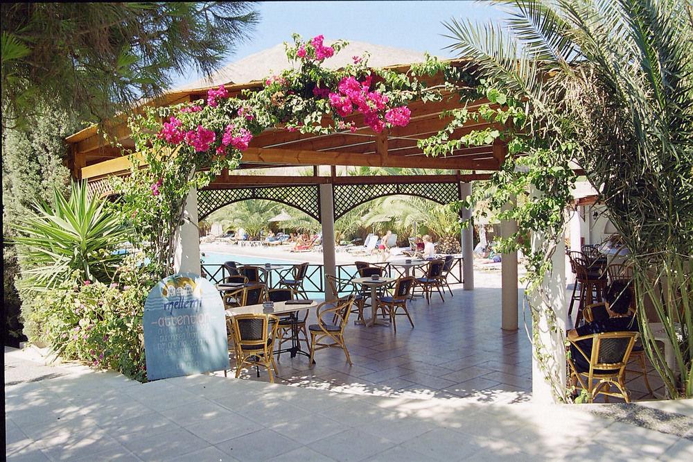 Meltemi Village Perissa (Santorini)