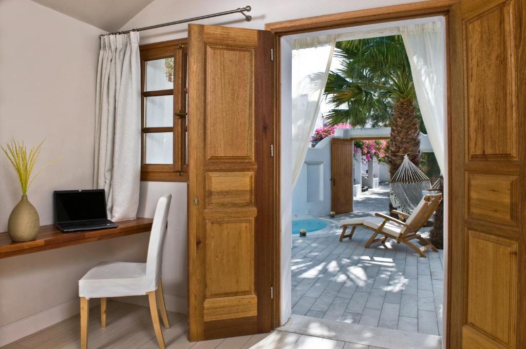 Meltemi Village Hotel 4*