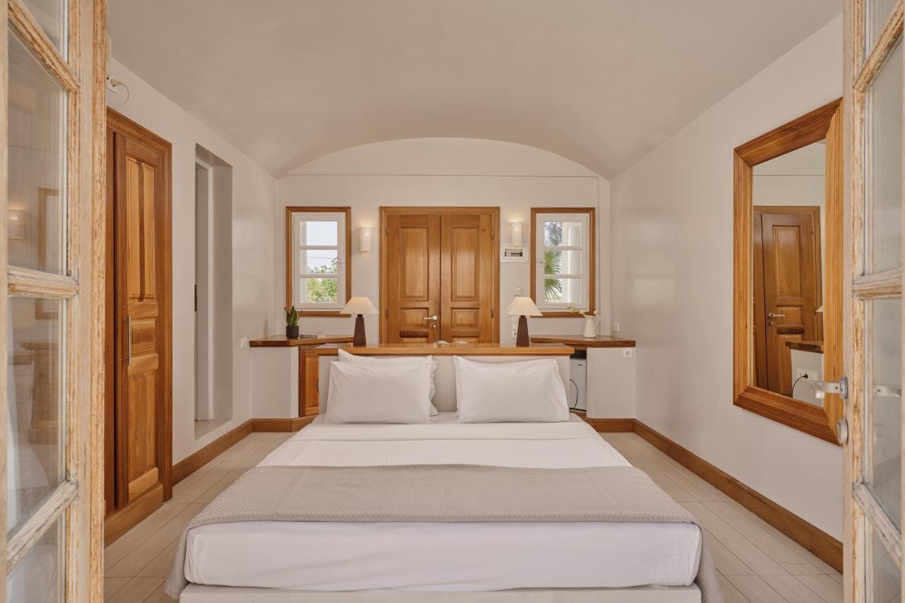 Meltemi Village Hotel Períssa